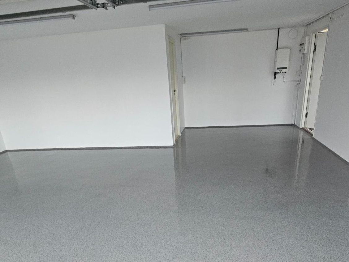 Målning av blått golv